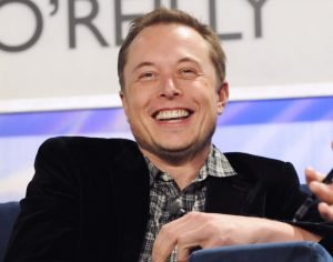 Elon Musk revela que Apple recusou comprar Tesla em 2017