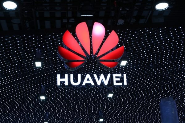 EUA vão bancar troca de equipamentos da Huawei