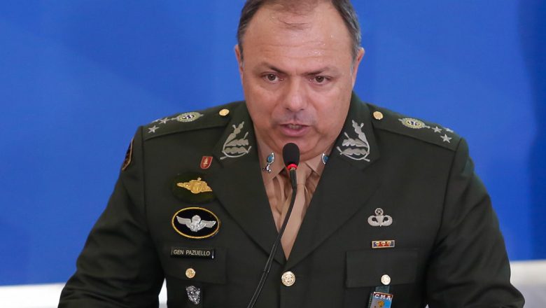 General Pazuello refuta ataques a Bolsonaro e expõe negociações com 5 laboratórios: ‘Ele foi eleito e governará por 4 anos’