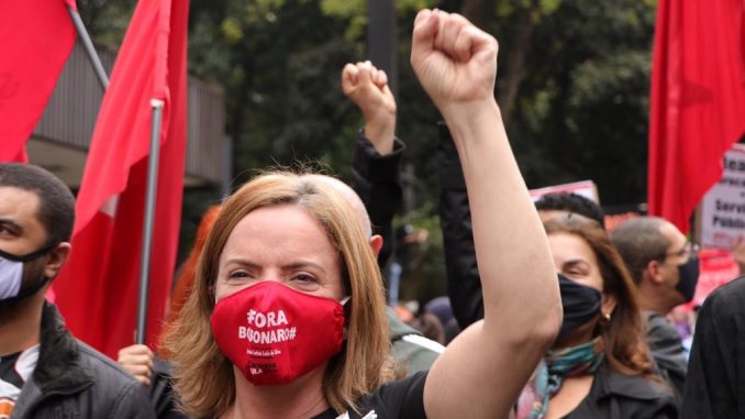 Gleisi e outros petistas pressionam e pedem impedimento de Bolsonaro: “Isso é motivo mais que suficiente de impeachment”