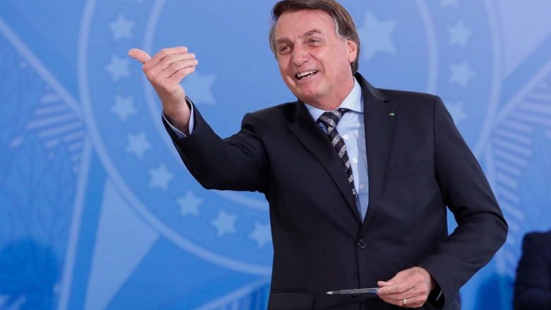 Irônico, Bolsonaro debocha de João Doria: “Sem problemas ir para Miami, mas não podemos fechar São Paulo”