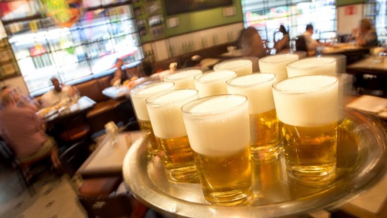 Justiça volta a proibir consumo de bebidas nos bares de BH