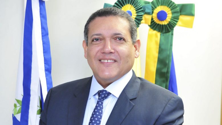 Kassio Nunes vota a favor de vacinação compulsória