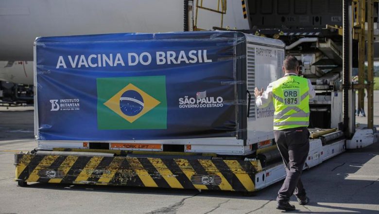 Lote com mais 2 milhões de doses da CoronaVac chega a São Paulo – GauchaZH