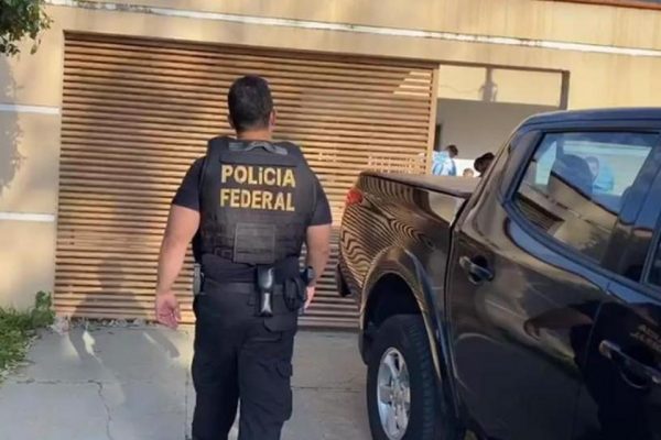 PF prende “coiotes” que cobravam R$ 114 mil pra levar brasileiros aos EUA