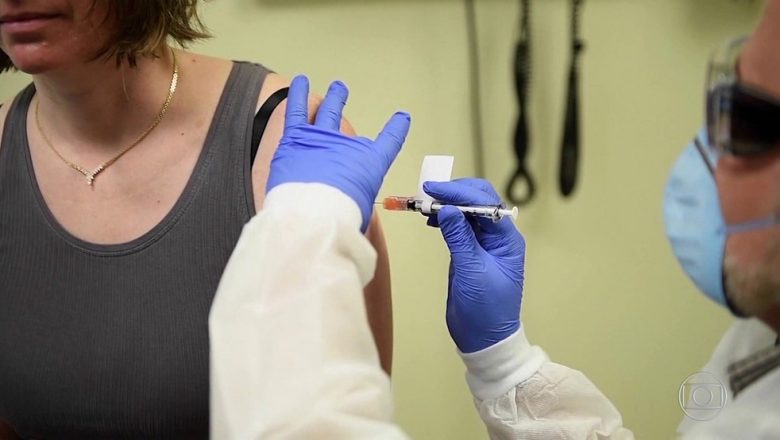 Suíça autoriza vacina da Pfizer/BioNTech; EUA começarão distribuição da Moderna