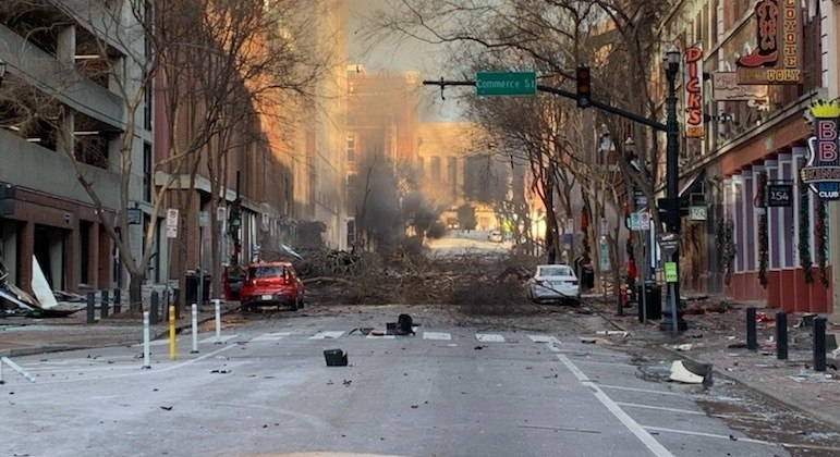VÍDEOS: Grande explosão atinge Nashville, nos EUA; 3 pessoas foram levadas ao hospital