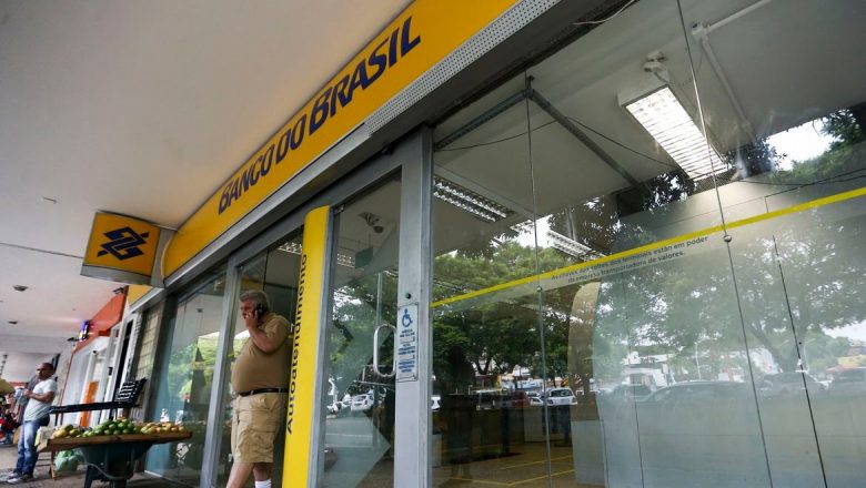 Banco do Brasil prevê demissão voluntária de 5 mil funcionários