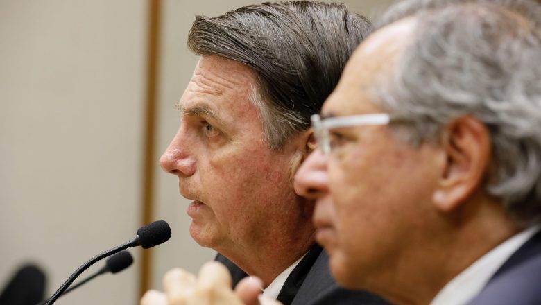 Bolsonaro faz reunião ministerial com Guedes nesta quarta