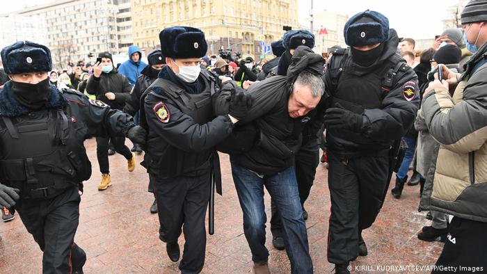 Centenas são presos na Rússia em protestos de apoio a Alexei Navalny