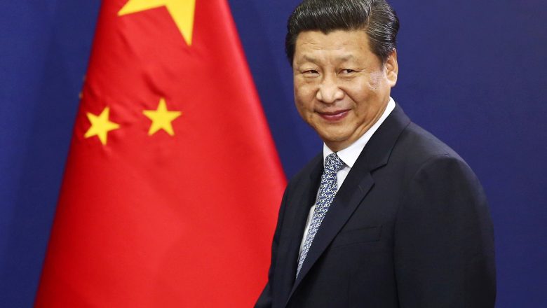 China impõe sanções a Mike Pompeo, John Bolton e Steve Bannon