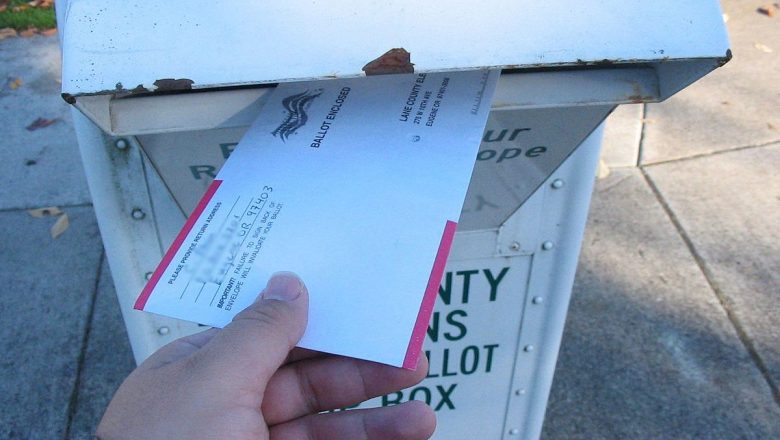 Democratas querem expandir voto por correio nos EUA