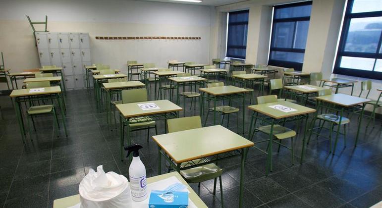 Escola estadual em SP vai voltar com 1/3 dos alunos, diz secretário