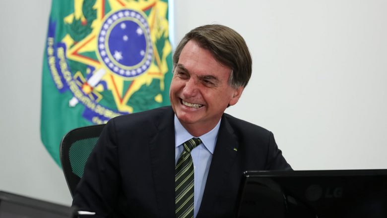 Justiça nega pedido do PT para derrubar sigilo do cartão de vacinação de Bolsonaro