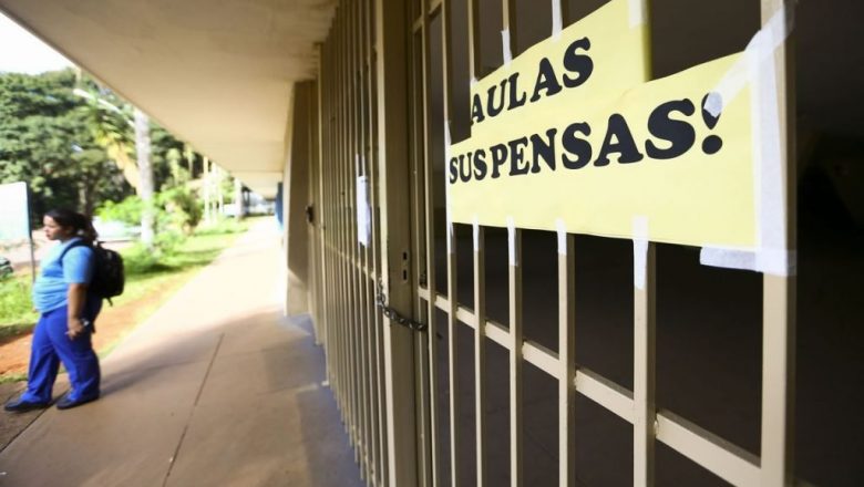 Justiça suspende a reabertura das escolas em São Paulo