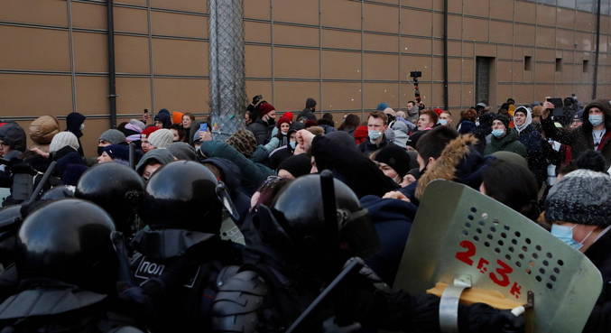 Mais de 3 mil pessoas são presas em protestos na Rússia
