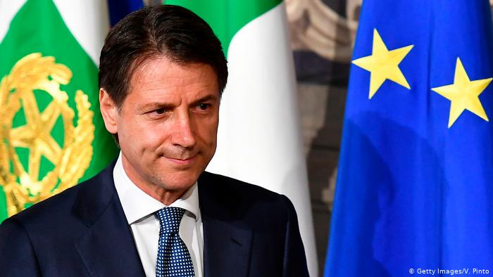 Primeiro-ministro da Itália Giuseppe Conte renuncia