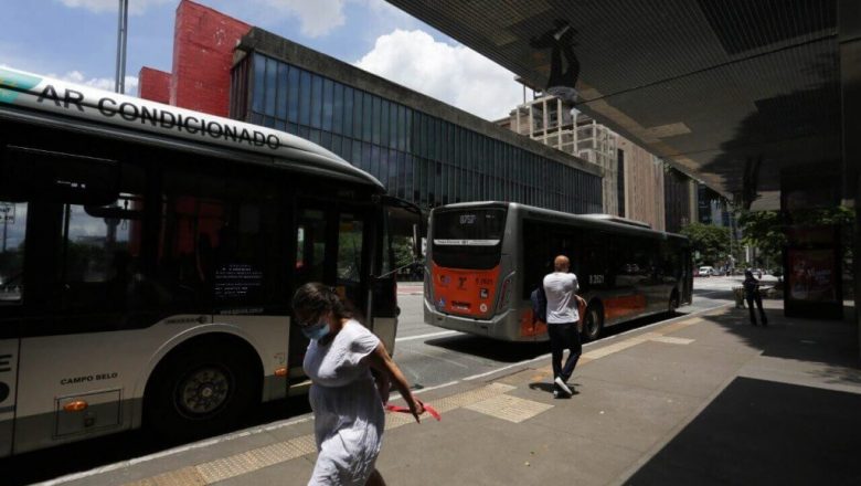 Sindicatos pedem na Justiça volta de transporte gratuito para idosos em SP