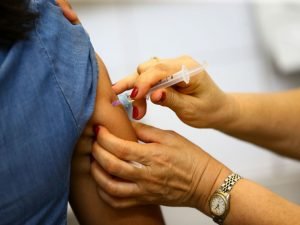 Vacinas devem chegar amanhã em todos os Estados, diz Pazuello