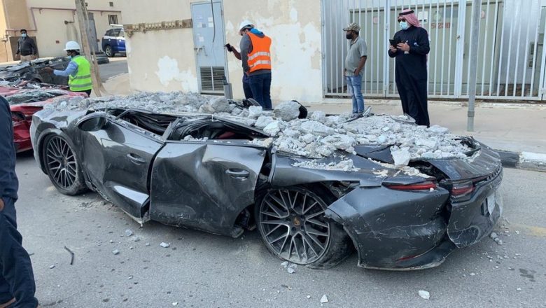 Vídeo: colapso de estacionamento destrói dezenas de carros na Arábia Saudita