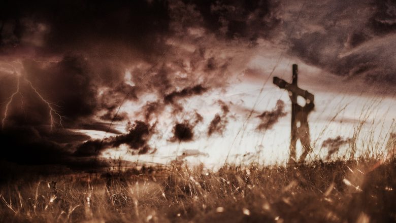 A Doutrina Satânica de uma Cruz Sem Ira