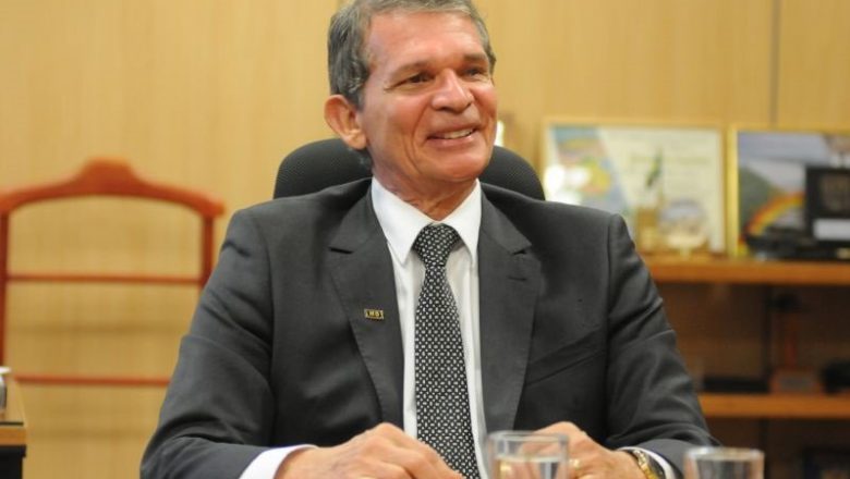 Bolsonaro anuncia general Silva e Luna como novo presidente da Petrobras