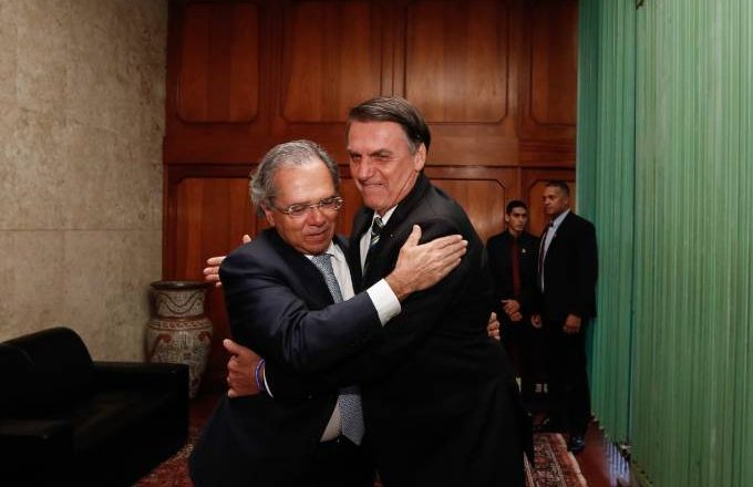 “Guedes é uma âncora do nosso governo”, diz Bolsonaro