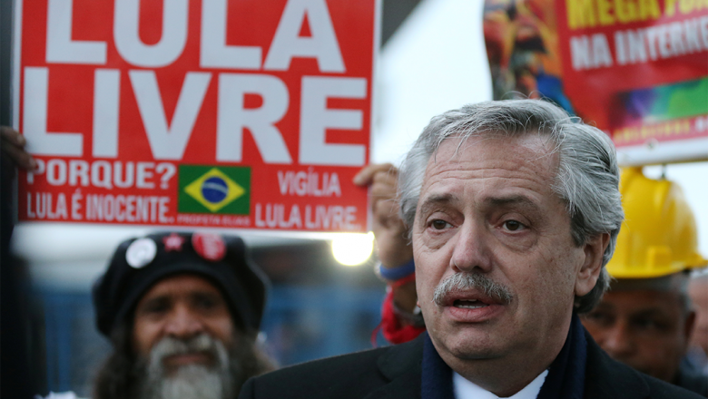 Presidente da Argentina sai em defesa de Lula e acredita em mudança política no Brasil