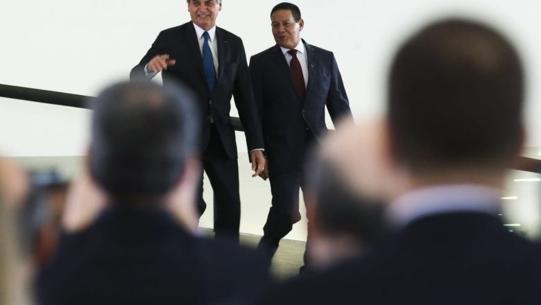 TSE começa a julgar hoje ações que pedem cassação da chapa Bolsonaro e Mourão