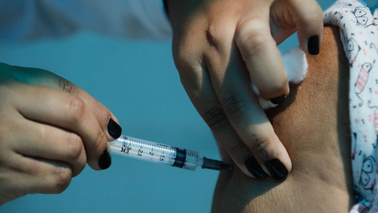 Vacina covid: Brasil ocupa 7ª posição no ranking de doses aplicadas, aponta Bloomberg