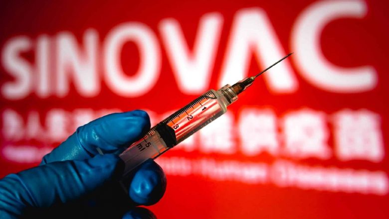 China usará vacina chinesa como critério para concessão de visto a estrangeiros