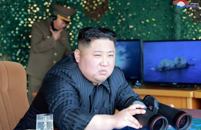 Coreia do Norte faz teste com mísseis em desafio ao governo Biden