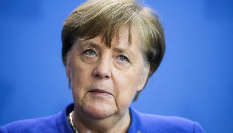 Derrota histórica em eleição regional coloca partido de Merkel em alerta na Alemanha