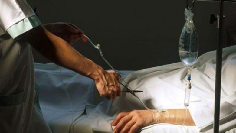 Espanha aprova a lei da eutanásia. A Igreja: uma escolha contra a vida