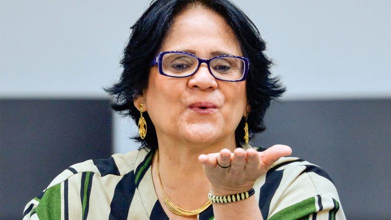 ‘O legado do governo Dilma é o retrocesso’, afirma Damares Alves