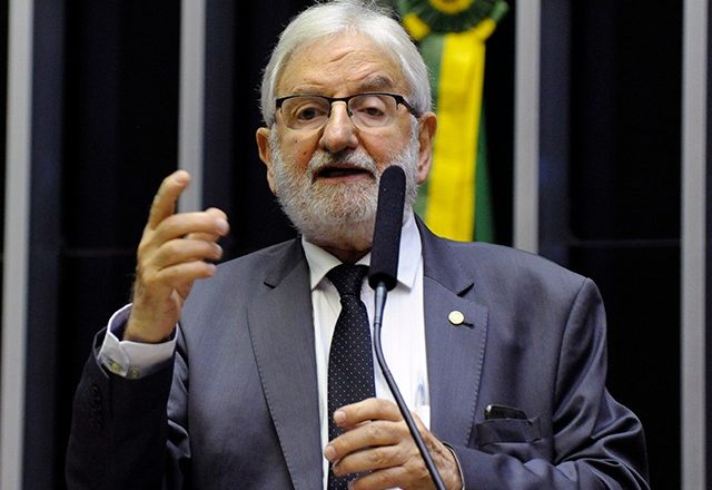 Deputado do PSOL vai ter que provar na justiça acusação feita à Família Bolsonaro