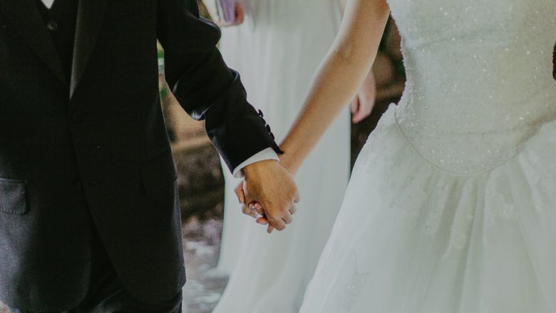 “Esposa Feliz, Vida Feliz” e Outros Conselhos Enganosos para Maridos Jovens
