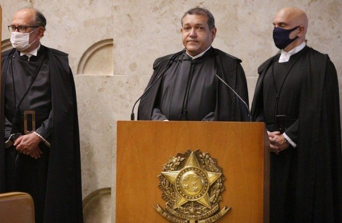 Kassio Nunes barra pedidos de impeachment contra ministros