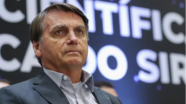 Presidente Jair Bolsonaro afirma esperar “sinalização do povo” para “tomar providencias”