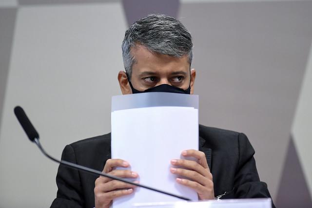 CPI: Aziz manda prender ex-diretor do Ministério da Saúde Roberto Dias