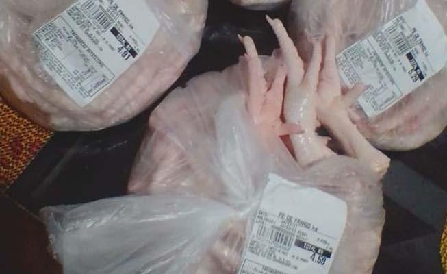 Disparada do preço da carne obriga parte da população a recorrer ao pé de frango