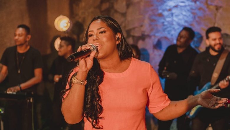 Amanda Chris lança “Farol”, canção que apresenta Jesus como luz na escuridão