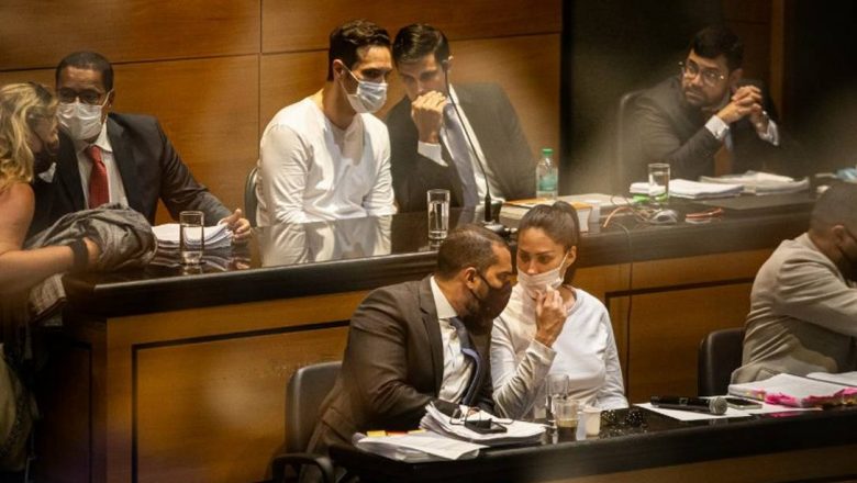 Caso Henry: Monique chora ao receber elogio como mãe por testemunha em audiência ao lado de Jairinho – Jornal O Globo