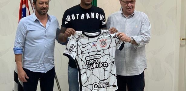 Corinthians confirma Paulinho, anuncia patrocinador e agora busca camisa 9 – UOL