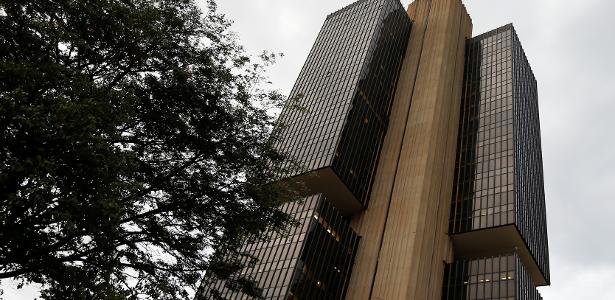 Após site sair do ar, BC suspende consulta a R$ 8 bi esquecidos em bancos – UOL Economia