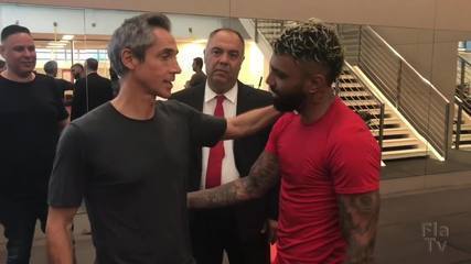 Novo técnico do Flamengo, Paulo Sousa conhece as instalações do Ninho e é recebido por Gabigol – globoesporte.com