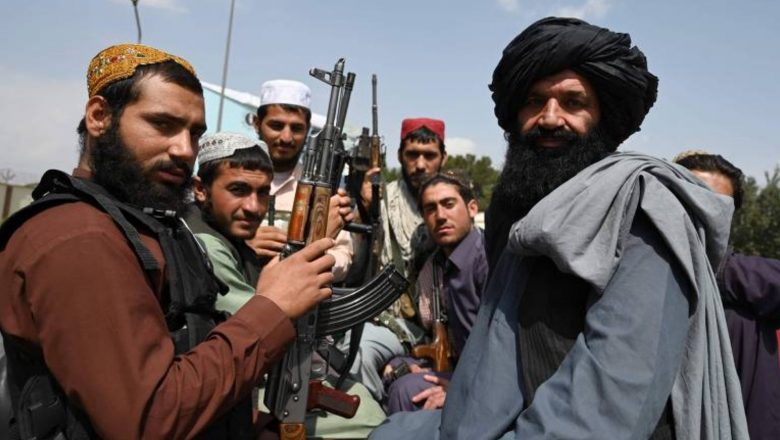 Talibã continua caçando os cristãos de “porta em porta”, diz afegã