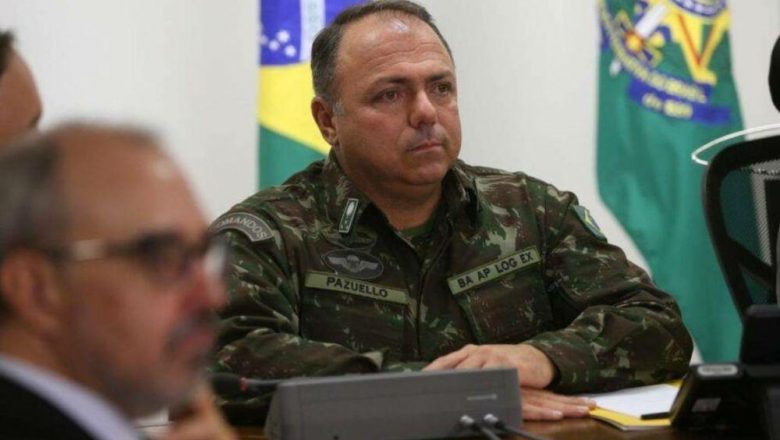 Decreto de Bolsonaro transfere Pazuello para reserva remunerada do Exército