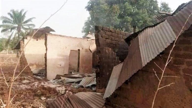 Fulani sequestram 46 cristãos, demolem casas e matam outros 32