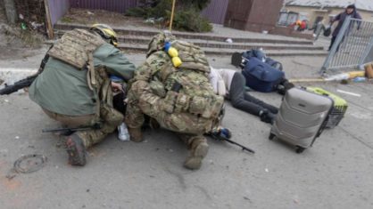 Vídeo: Explosão em rota de fuga perto de Kiev mata civis – ISTOÉ
